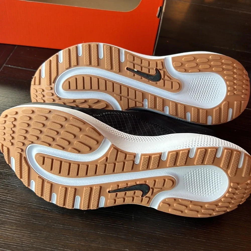 Nike RUNNING React 🏃‍♀️ - Picture 8 of 10